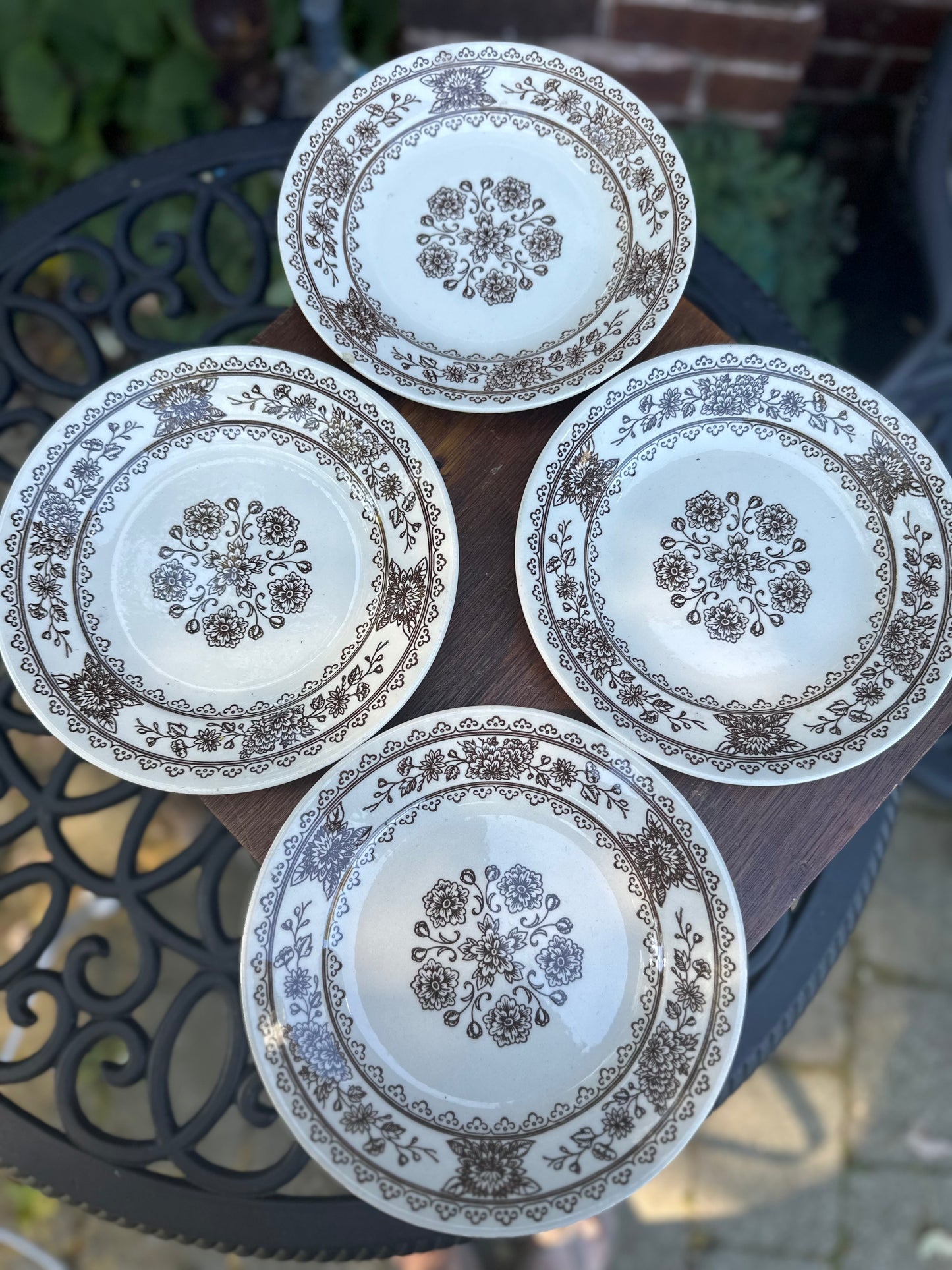 Royal China Jeanette Sussex Bread Plates (4)