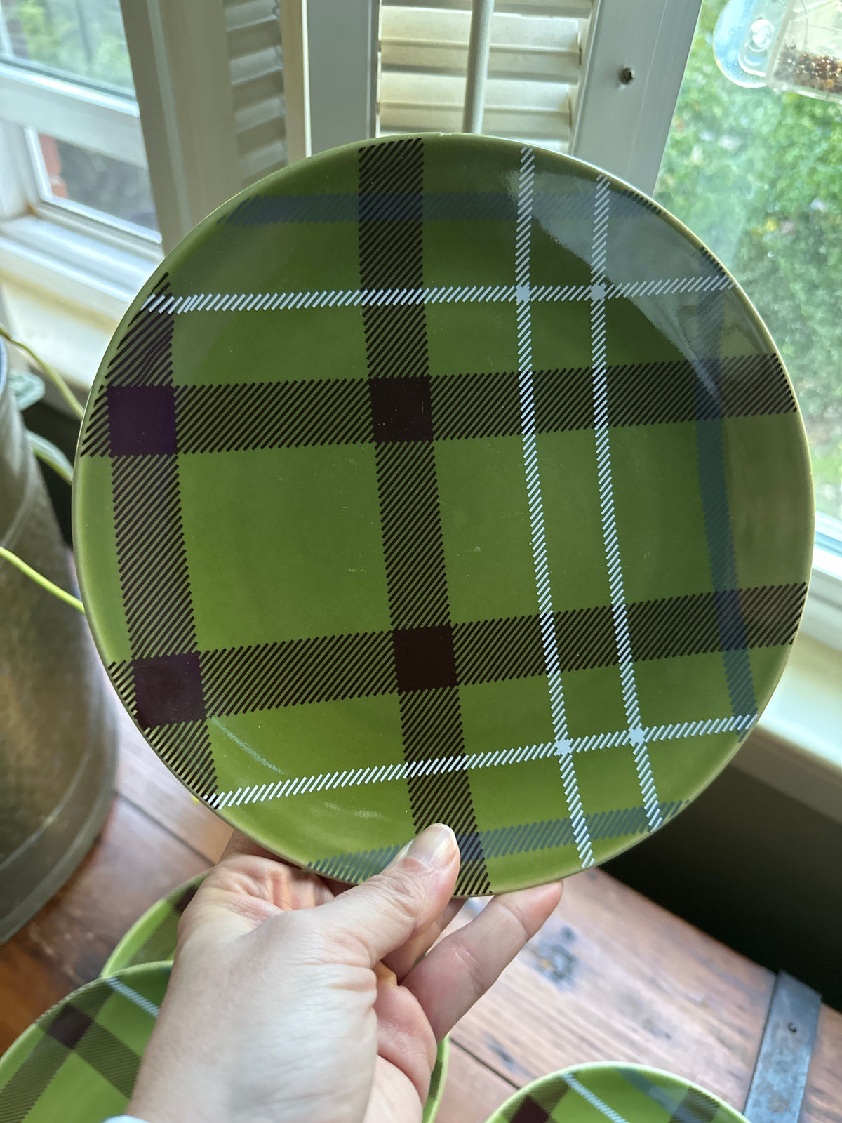 Vintage Crate & Barrel “Plaid” 8.5 inch Plates (set of 4)