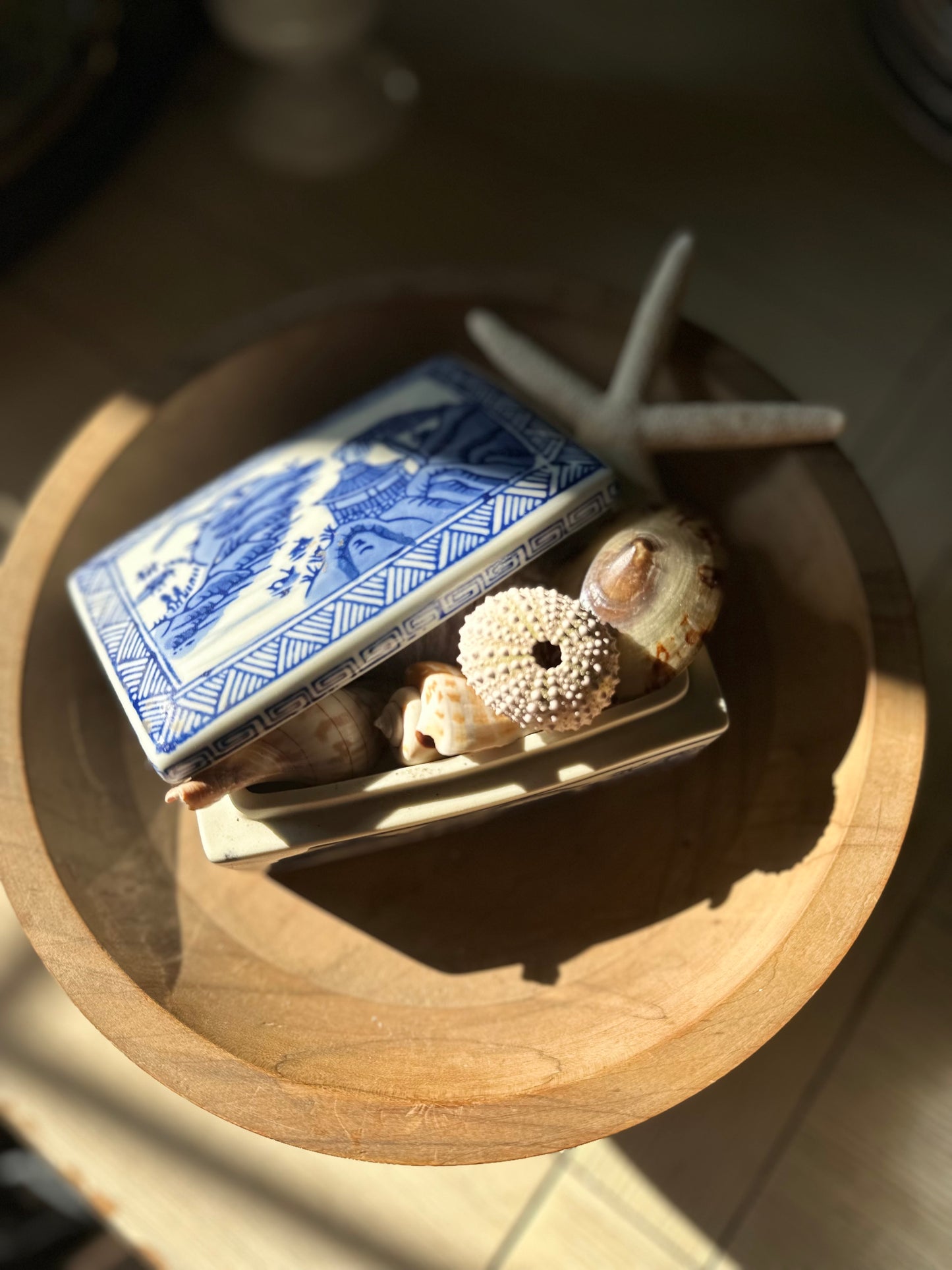 Vintage Chinoiserie Porcelain Trinket Box