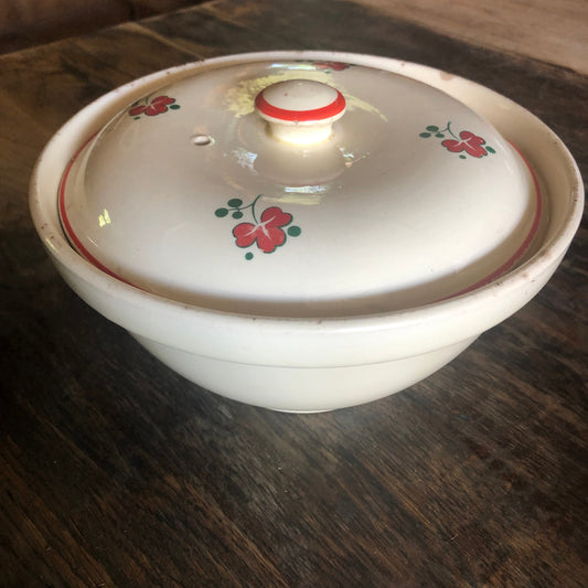 Vintage Homer Laughlin Royal Ovenware Red Shamrock